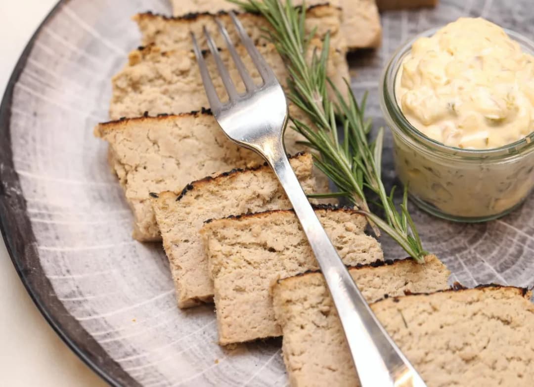 Poznaj kompletną listę przypraw do pasztetu, które odmienią jego smak