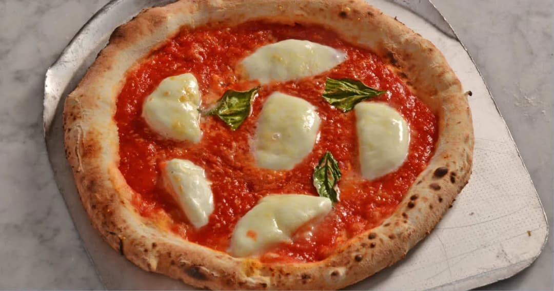 Czy mozzarella w zalewie nadaje się do pizzy? Oto, co musisz wiedzieć