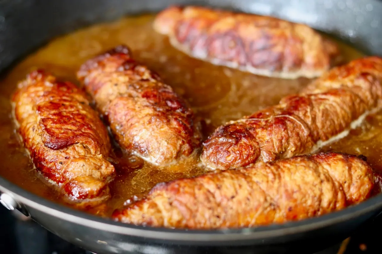 Jak długo piec rolady wieprzowe w piekarniku, by nie były suche?