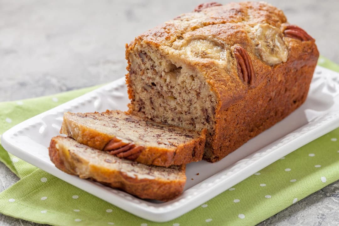 Chlebek bananowy z 2 bananów: Szybki przepis na słodką przekąskę